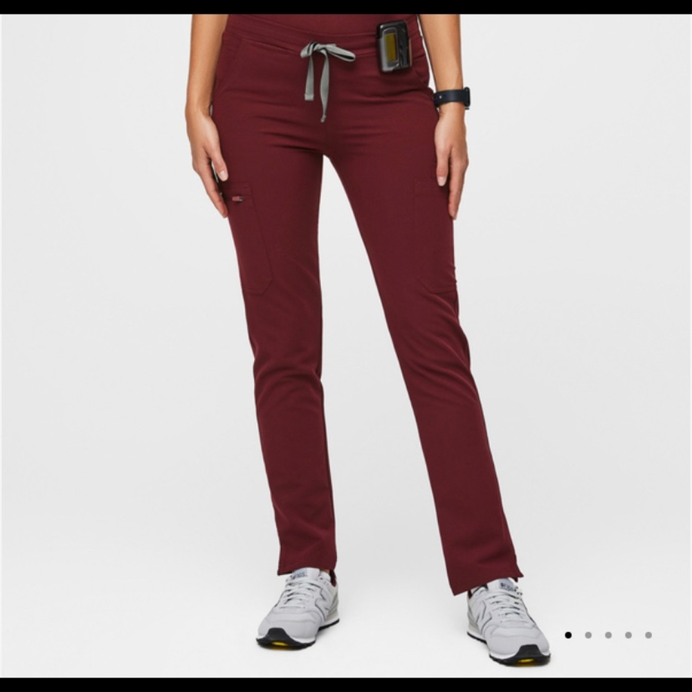FIGS Yola Skinny Scrubs